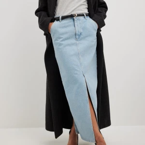 Maxi denimkjol - Storlek 38, aldrig använd! Passar 36 också