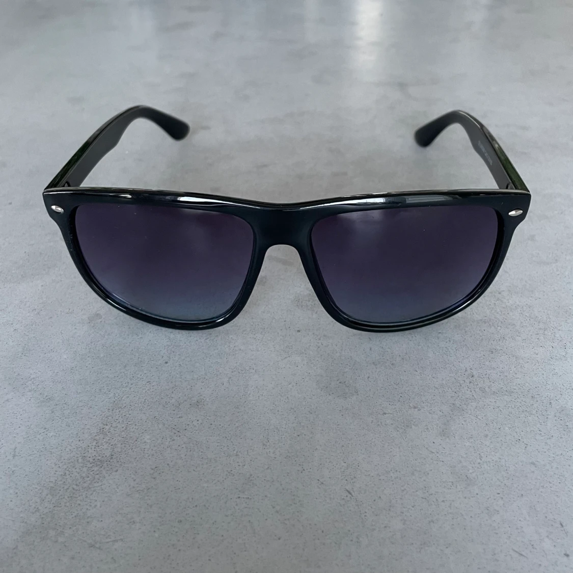 Rayban liknande solglasögon  - 90
