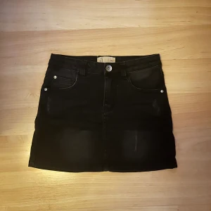 Jeans kjol - Jeans kjol storlek 146