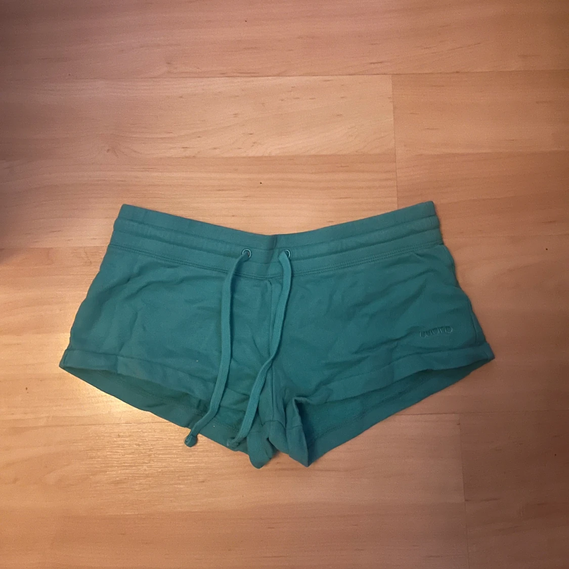 Lågmidjade shorts