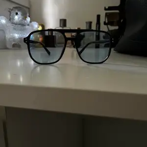 Ett par feta solglasögon som är riktigt trendiga just nu och de är perfekta till sommarn🕶️🔥
