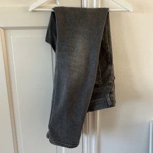 Disel jeans - Säljer nu mina Disel jeans då jag inte använder dom längre,❗️PRIS HÅR ATT DISKUTERA❗️