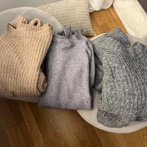 stickad tröja  - 3 olika stickade tröjor för 200kr🌸