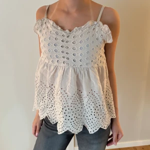 Blus - Jätte fin blus/topp köpt i en liten butik i Spanien. Aldrig använd. 