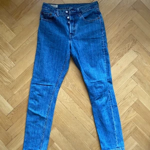 Levi’s 501 dam W27 L30 - Knappt använda, dammodell Levis 501.  Inga husdjur, rökfrlttt hemma. 