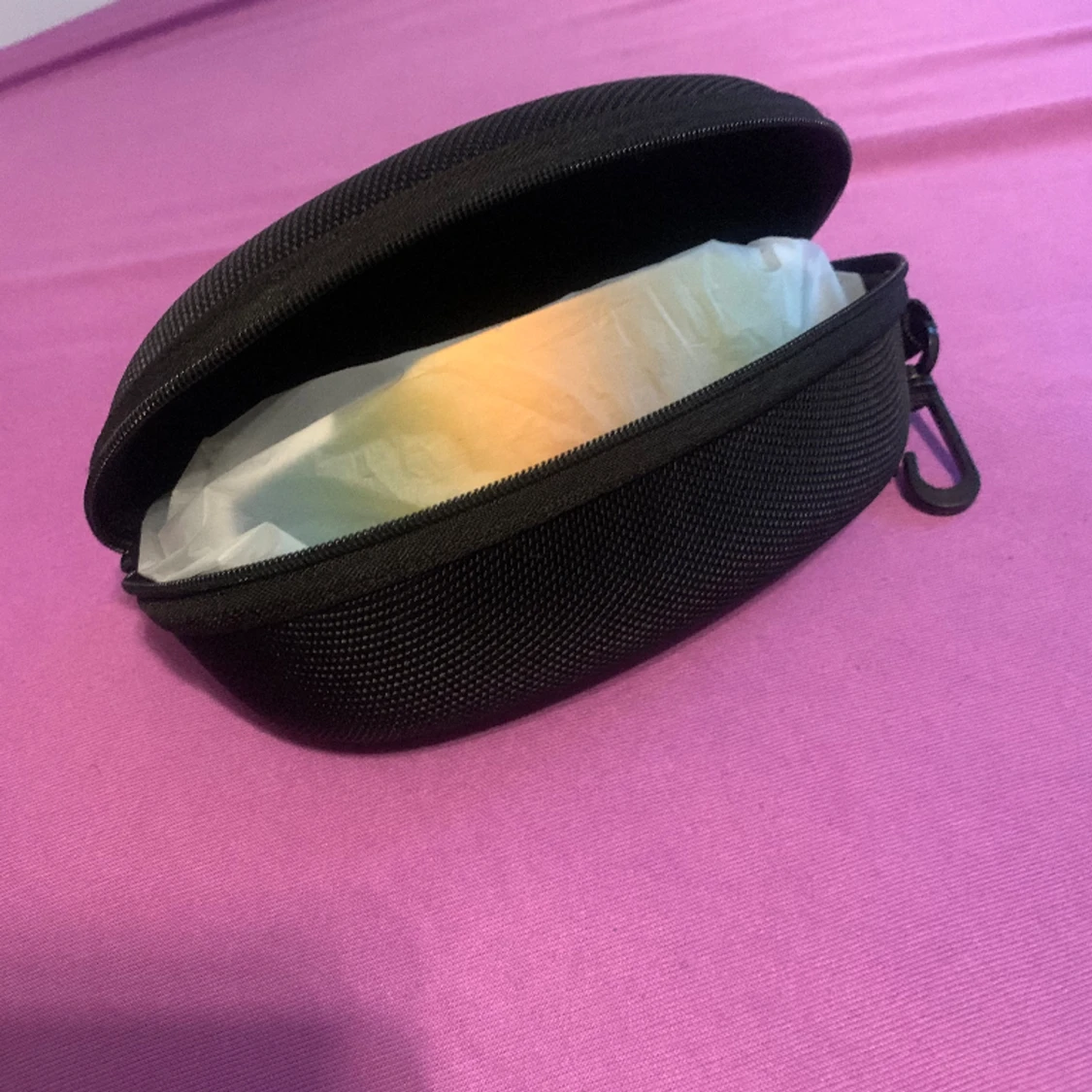 Säljer sportsolglasögon. Har haft den i typ 1 år men andvände den bara på sommarn  - 91