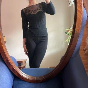 topp - säljer denna superfrina! den är i strl s och feån humana❤️hör av er vid frågor :) frakt tillkommer! kan skicka bild! kram🫶🏼