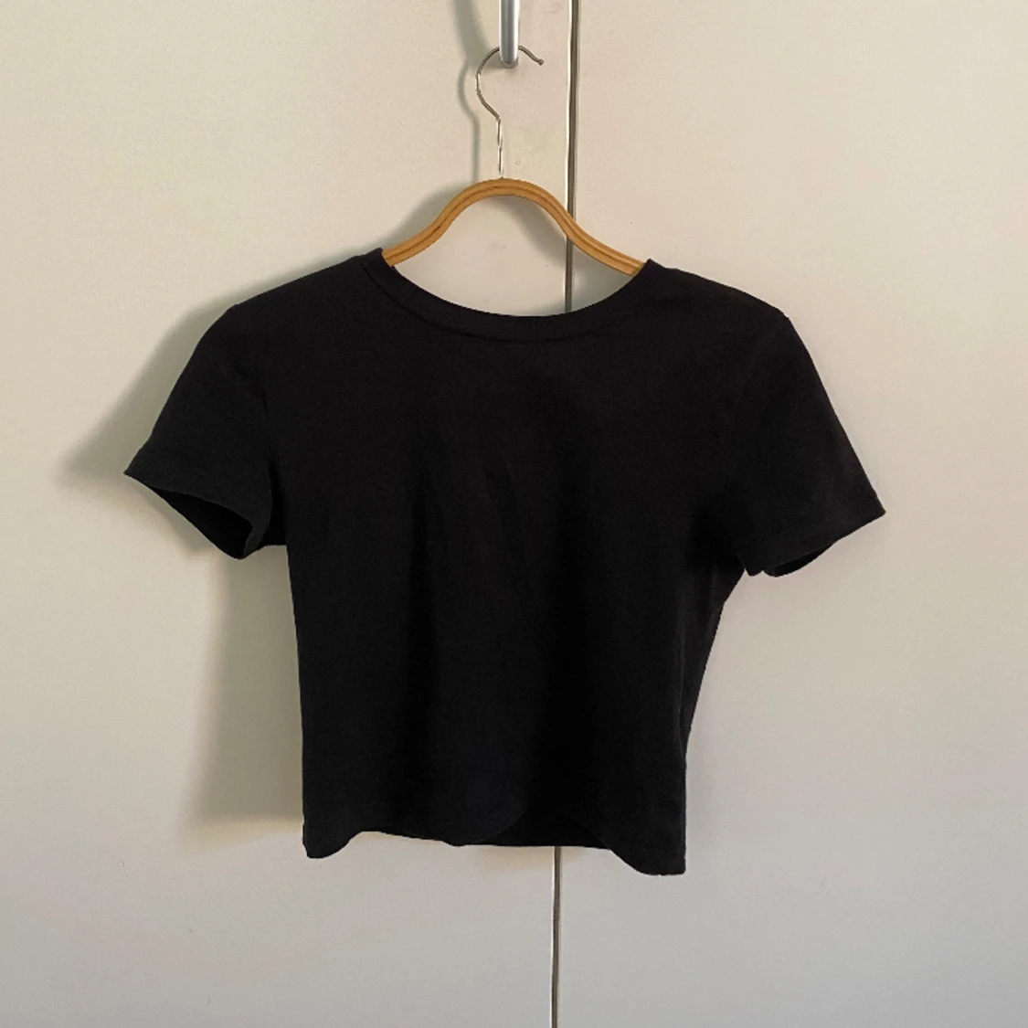 Svart T-shirt  - 90