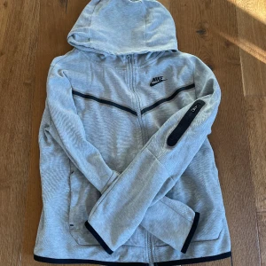 Nike tech fleece - 9/10 skick 