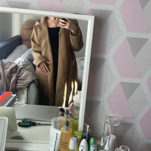 Figurnära varm kappa - Beige kappa