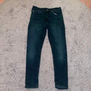 Tiger of Sweden jeans i storlek 31/30. Skick 9/10 ser ut som ny. Nypris: 1200kr mitt pris: 599kr 