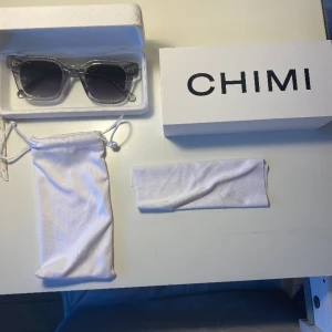 Chimi 04 Grey - Säljer dessa snygga Chimis i gott skick då de ej kommer till användning. Köpta och använda förra sommaren.