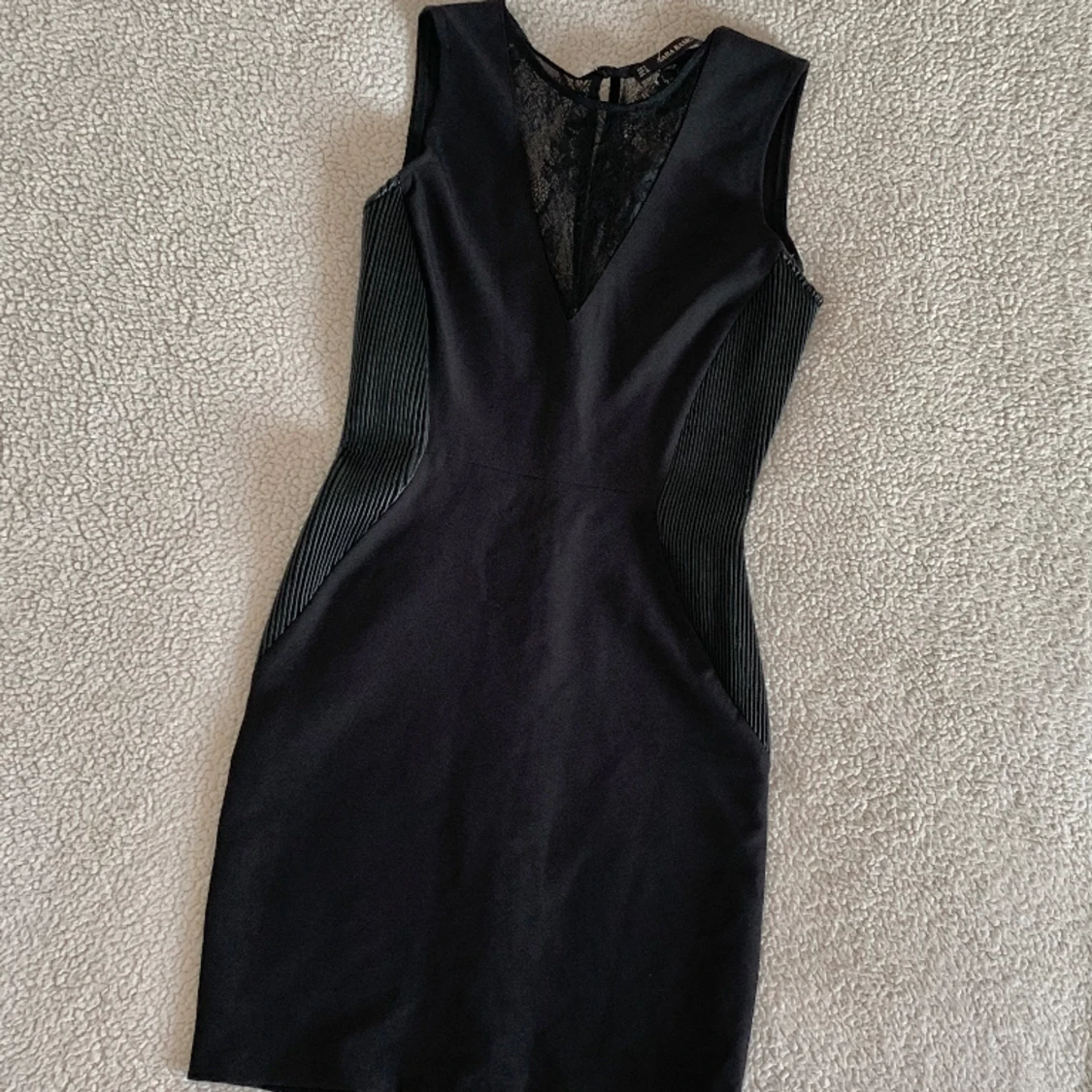 ZARA black mini dress / svart mini klänning - 90