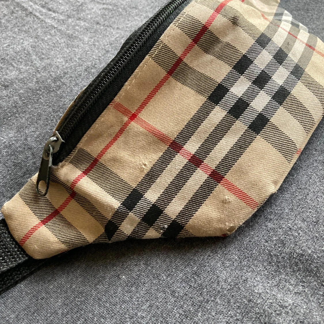 Burberry  - 91