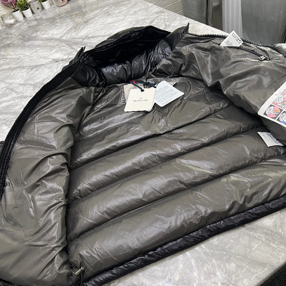 Moncler maya till salu