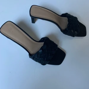 Svarta klackskor  - Använda en gång!🤩