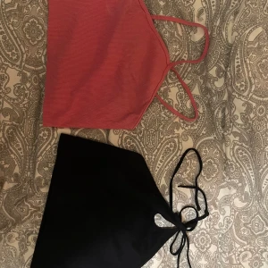 Zara toppar - Båda för 150 eller 1 för 100💕 båda är i storlek M men passar S