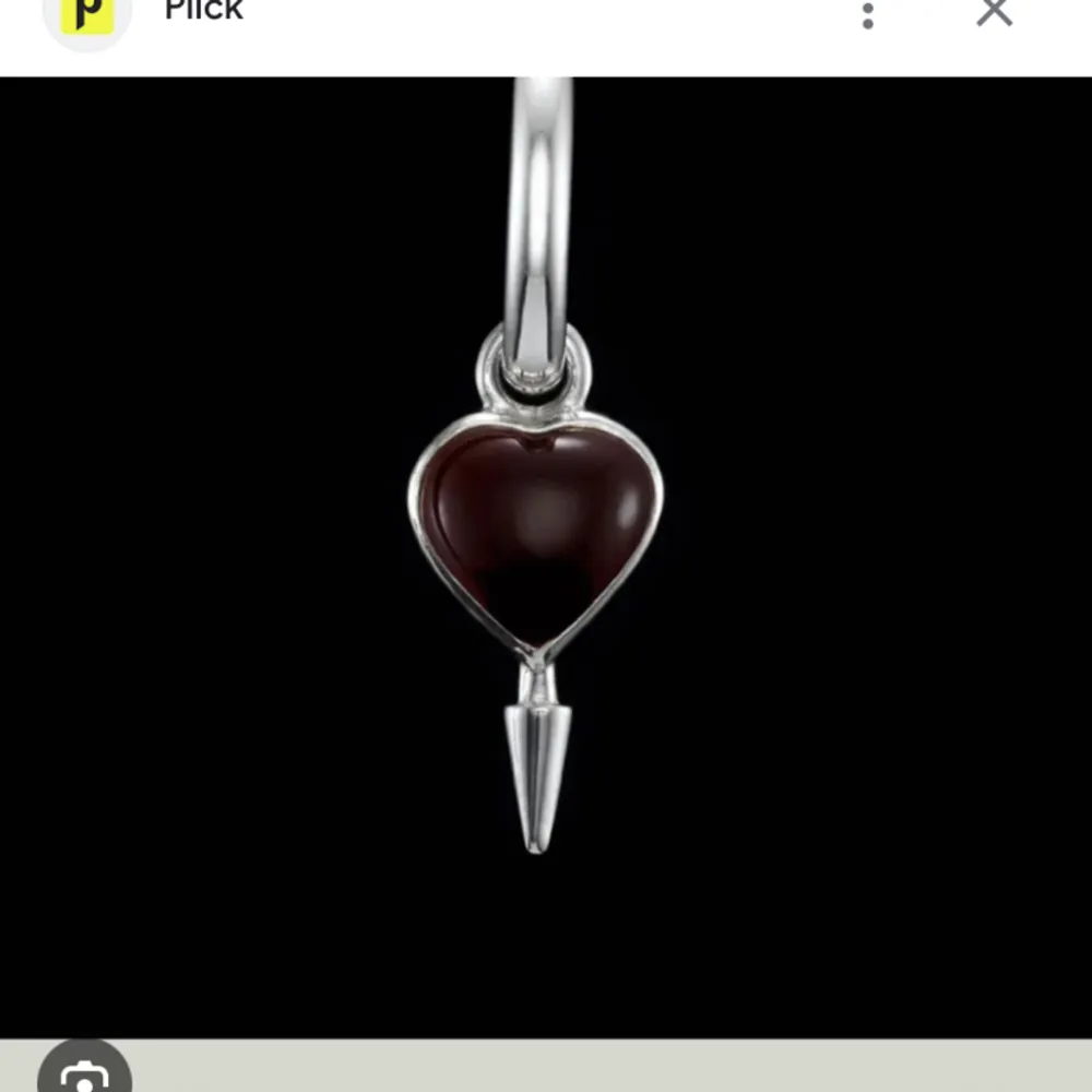 Hej hej, SÖKER detta röda single love earring från Maria Nilsdotter, hör mer än gärna av er om ni har ett ni funderar på att sälja!!!💞💞🧘🏼‍♀️🧘🏼‍♀️. Accessoarer.