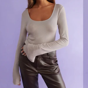 Soft Touch Tröja - Fin baströja från Gina, soft touch. Använd en gång men tyckte den var för stor för mig. Därav är den nästintill som ny och inga defekter❣️