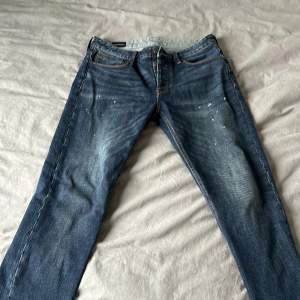 Säljer nu av mina Armani Jeans då jag aldrig använt dom typ. Köptes för 1700kr.