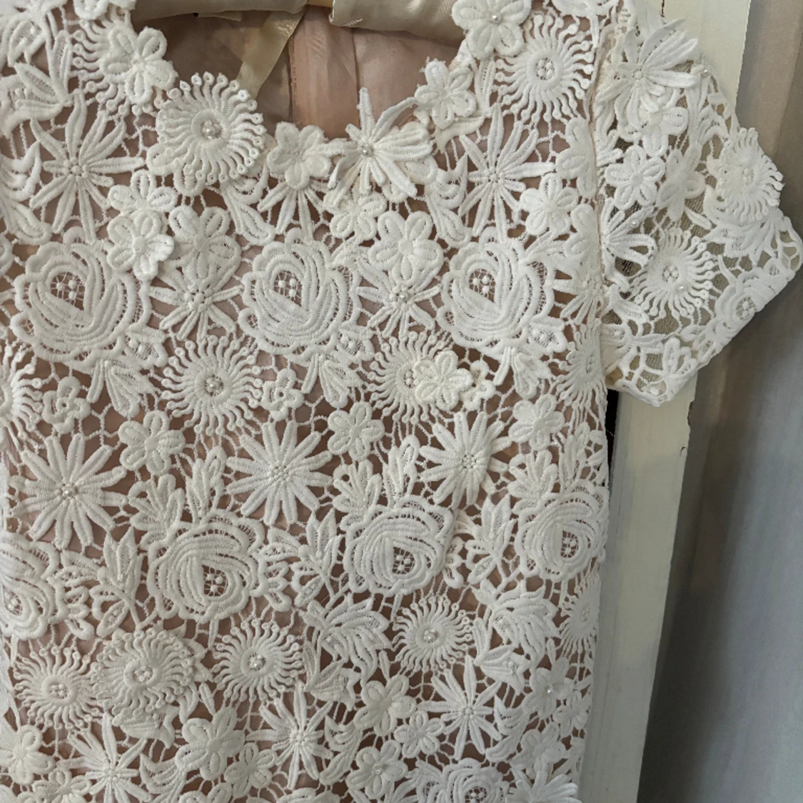 Barn Monsoon underbar hel broderad klänning med blommor och pärlor kalas påsk sommar vår fest bröllop dop konfirmation - 90