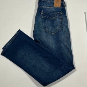 Reaplay jeans - Säljer nu mina snygga reaplay anbass jeans för bara 190kr. Är i nyskick och perfekta året om
