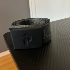 Peak performance bälte - Helt ny peak performance bälte skick 10/10 pris kan diskuteras Nypris 600kr 