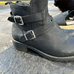 Kängor - Snygga vårkängor i storlek 40💕köptes för ca 200 kr