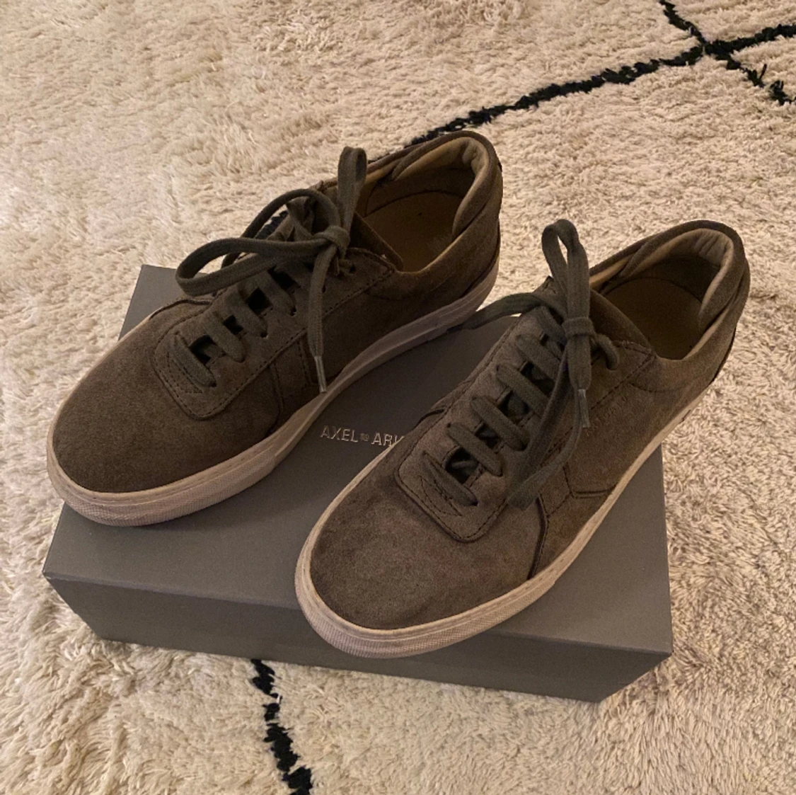 Axel Arigato sneaker