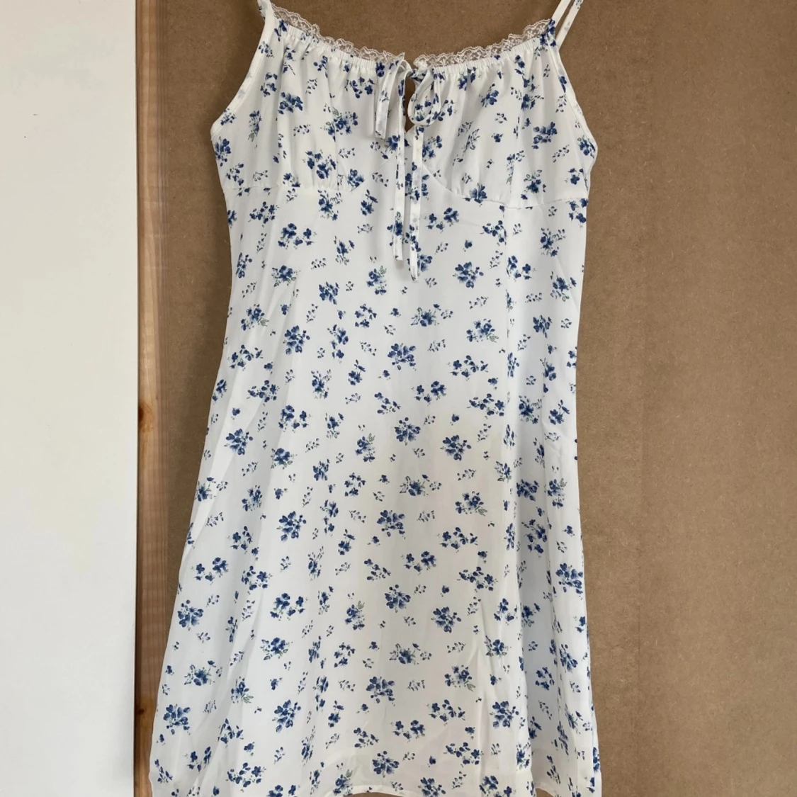 Blommig klänning  - 1