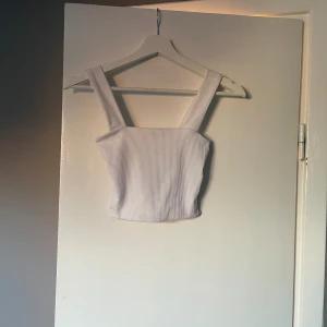 Topp - Ganska bra skick, använd några gånger 