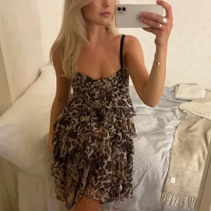 Leopard klänning - Snygg sommar klänning 