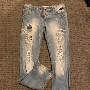 Jeans - Jätte snygga jeans med hål