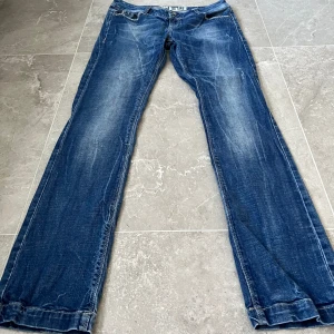 LTB jeans💘 - Lågmidjade LTB jeans💞Skriv vid intresse eller frågor, pris kan diskuteras💖 Midja rakt över: 40 Innerben: 78