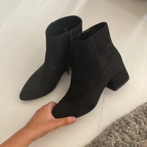 Klackskor  - Skor från Xit Aldrig använda storlek 37