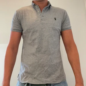 Ralph Lauren Pike - Grå Ralph Lauren pike i S Väldigt mjuk i bomull