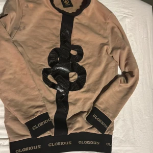 Glouris gangsta - Lite fläckar men tror det kan gå bort har inte testat