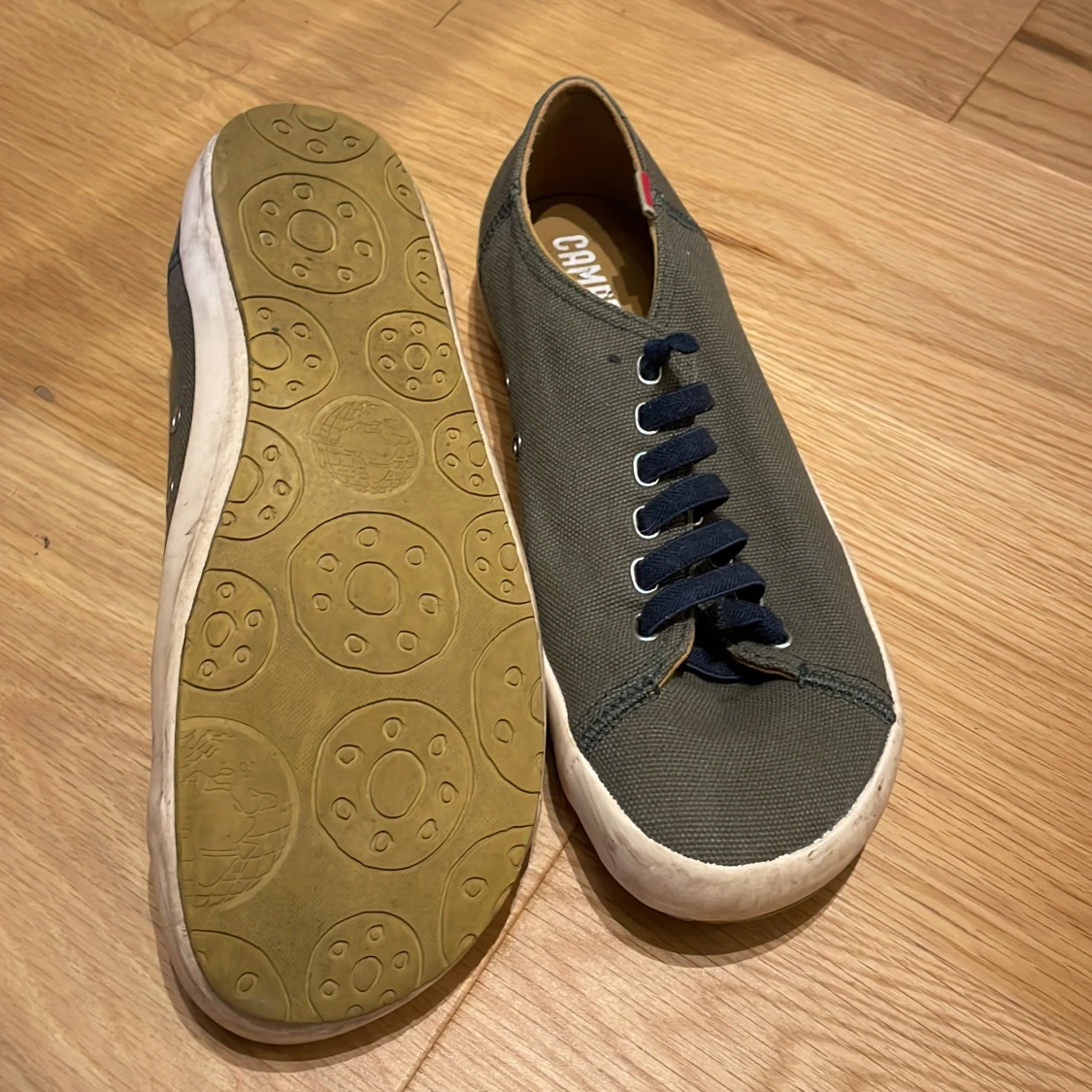 Camper sneakers strl 45 - 90