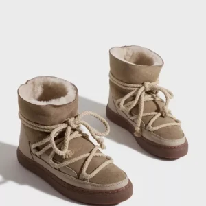  inuikii skor - Intressekoll på mina svin snygga inuikii skor!! Använt en vinter men inga defekter eller liknade (skriv för bilder)🌸😊 är även öppen för prisförändring!