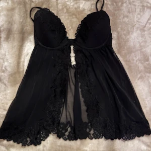 Bh/linne - Bh linne inte säker på vad de kallas. Köptes på Sellpy för 100 kr men kom inte till användning.  Skriv till mig vid frågor, svarar så snabbt jag kan!❤️