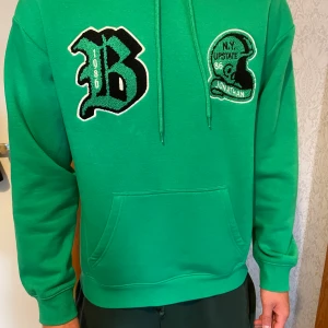 Hoodie  - Hoodie, nästan oanvänd.