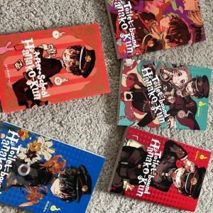 Toilet bound Hanako Kun manga - Alla är i bra skick förutom after school boken den är lite sliten. Kan säljas separat. 180 kr styck  Men after school boken för 120!!