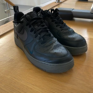 Air force 1  - Vinterskor som ej varit använda på 2 månader 8/10 skick