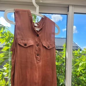 Blus - Fin och tunn blus i använt fint skick. 