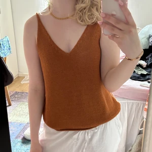 Stickat linne  - Stickat linne, köpt second hand