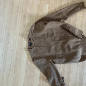 Uniqlo sweatshirt - Skön tröja från uniqlo, storlek M. Pris kan diskuteras.