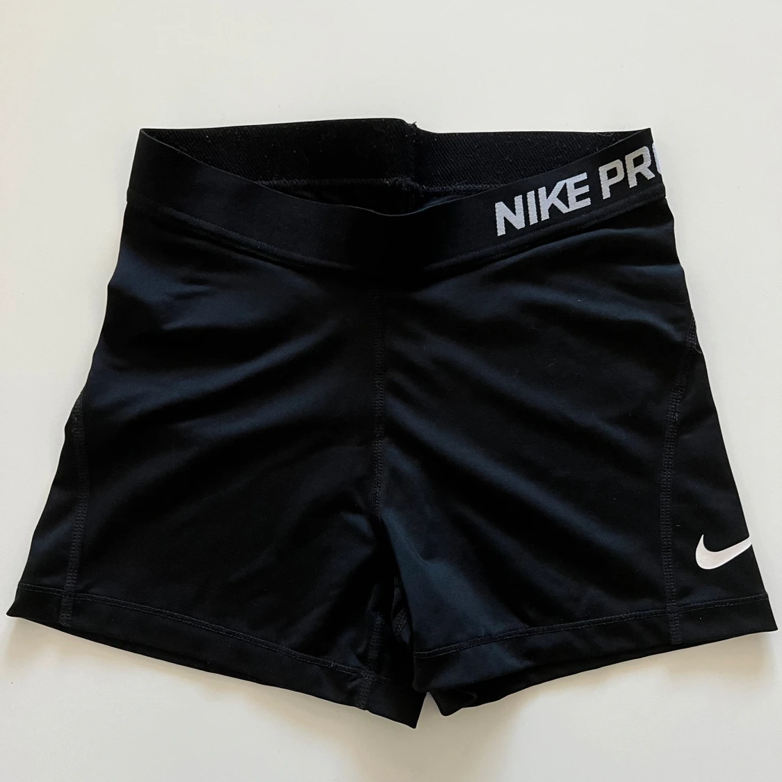 Svarta Nike Pro träningsshorts