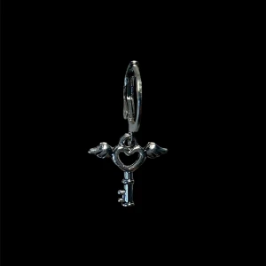 Nyckel-hjärt örhänge  - Ett örhänge  Går att köpa par 