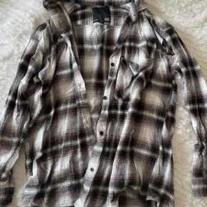 Skjorta  - Använd men fint skick 