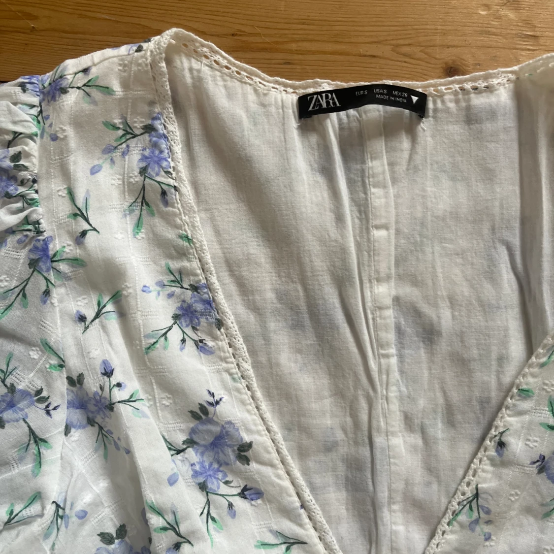 Zara blommig klänning  - 91